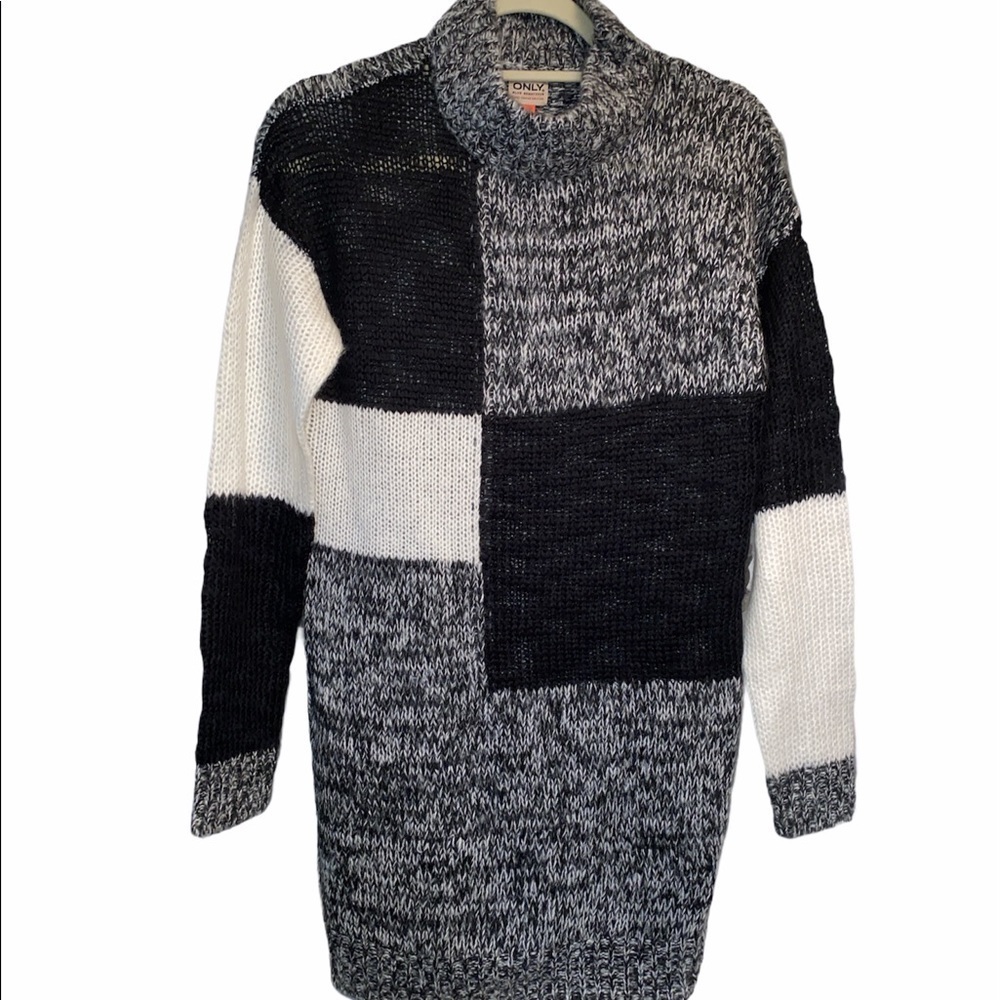 Only pullover knit sweater dress/tunic Cherry style line long sleeve Sz XS NWT